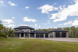 Spacious Acreage, Saskatoon